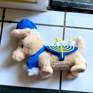 Singing Hanukkah dachshund from Israel